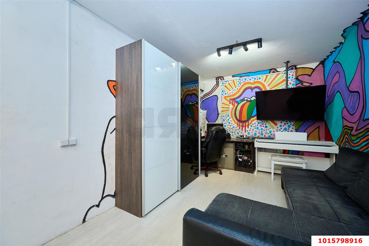 Фото №7: 2-комнатная квартира 50&nbsp;м², 6/10&nbsp;эт. - Краснодар, Западный внутригородской округ, мкр. Юбилейный, пр-кт Чекистов, 4