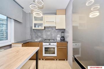 Фото №1: 2-комнатная квартира 47 м², 6/10 эт. - Краснодар, мкр. Юбилейный, пр-кт Чекистов, 4