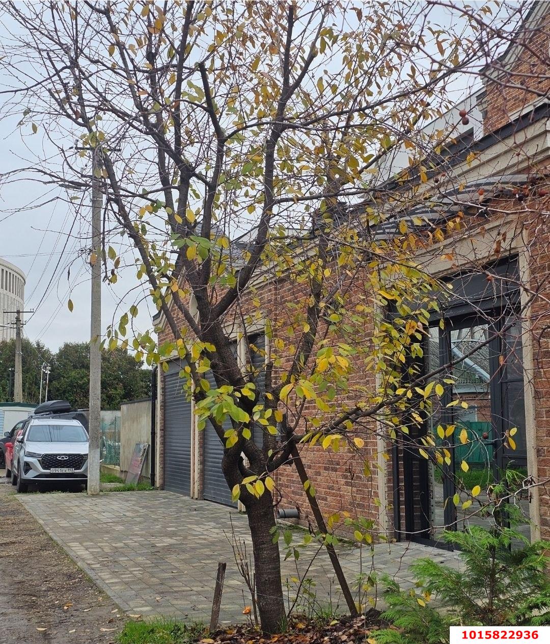 Фото №3: Дом 226&nbsp;м² + 4.7&nbsp;сот., 3&nbsp;эт. - Краснодар, Прикубанский внутригородской округ, мкр. Табачная Фабрика, ул. Дачная, 98