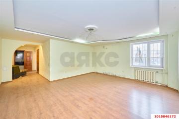 Фото №1: 2-комнатная квартира 65 м², 1/13 эт. - Краснодар, мкр. Дубинка, пер. Угольный, 12