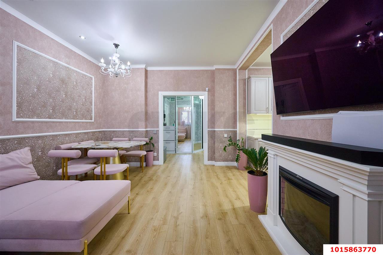 Фото №2: 2-комнатная квартира 76&nbsp;м², 19/19&nbsp;эт. - Краснодар, Западный внутригородской округ, ЖК Октябрьский, мкр. Центральный, ул. Октябрьская, 181/2