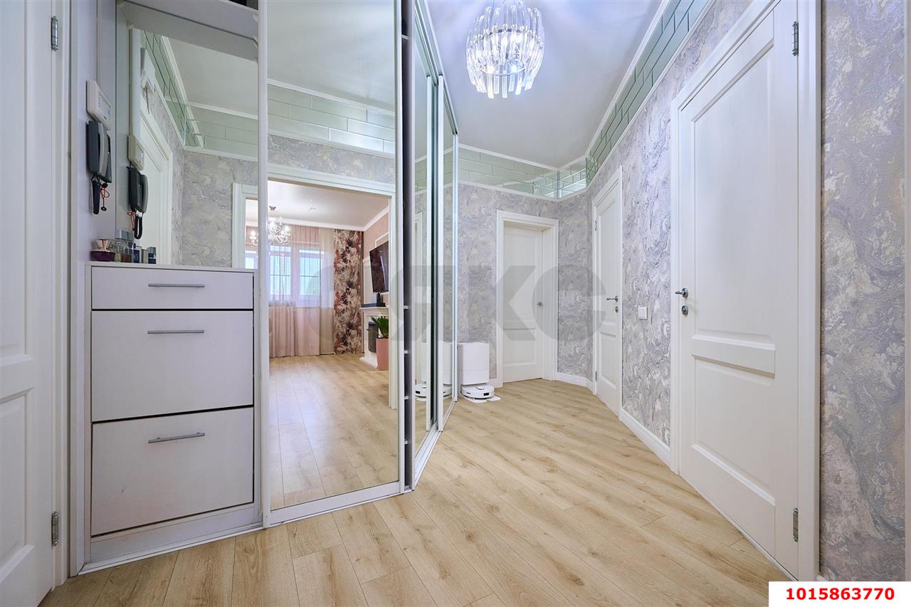 Фото №8: 2-комнатная квартира 76&nbsp;м², 19/19&nbsp;эт. - Краснодар, Западный внутригородской округ, ЖК Октябрьский, мкр. Центральный, ул. Октябрьская, 181/2