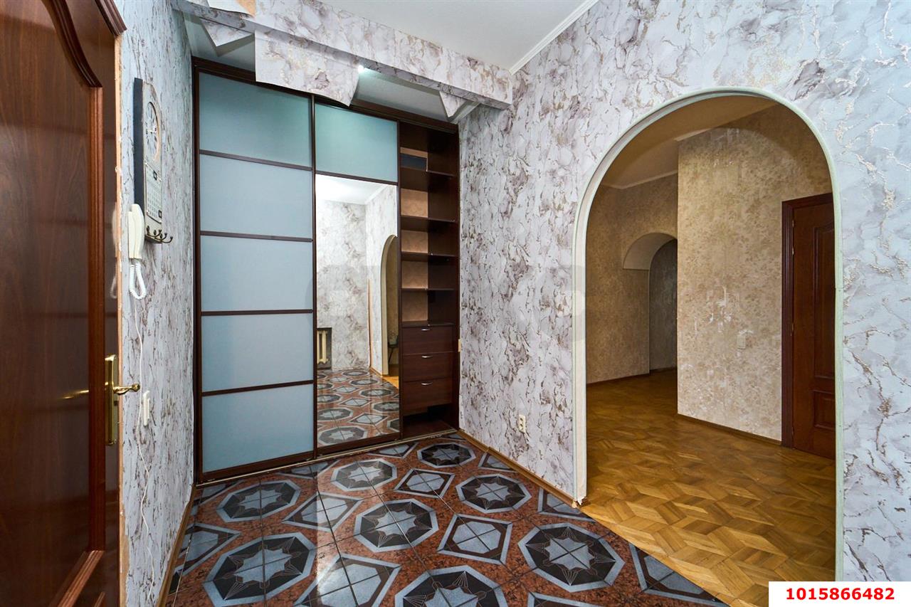Фото №6: 5+-комнатная квартира 250&nbsp;м², 2/5&nbsp;эт. - Краснодар, мкр. Западный внутригородской округ, ул. Гагарина, 248