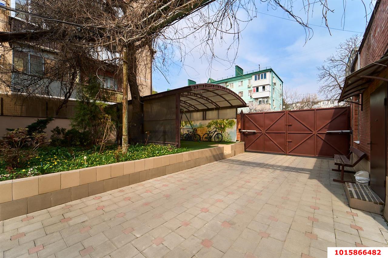 Фото №18: 5+-комнатная квартира 250&nbsp;м², 2/5&nbsp;эт. - Краснодар, мкр. Западный внутригородской округ, ул. Гагарина, 248