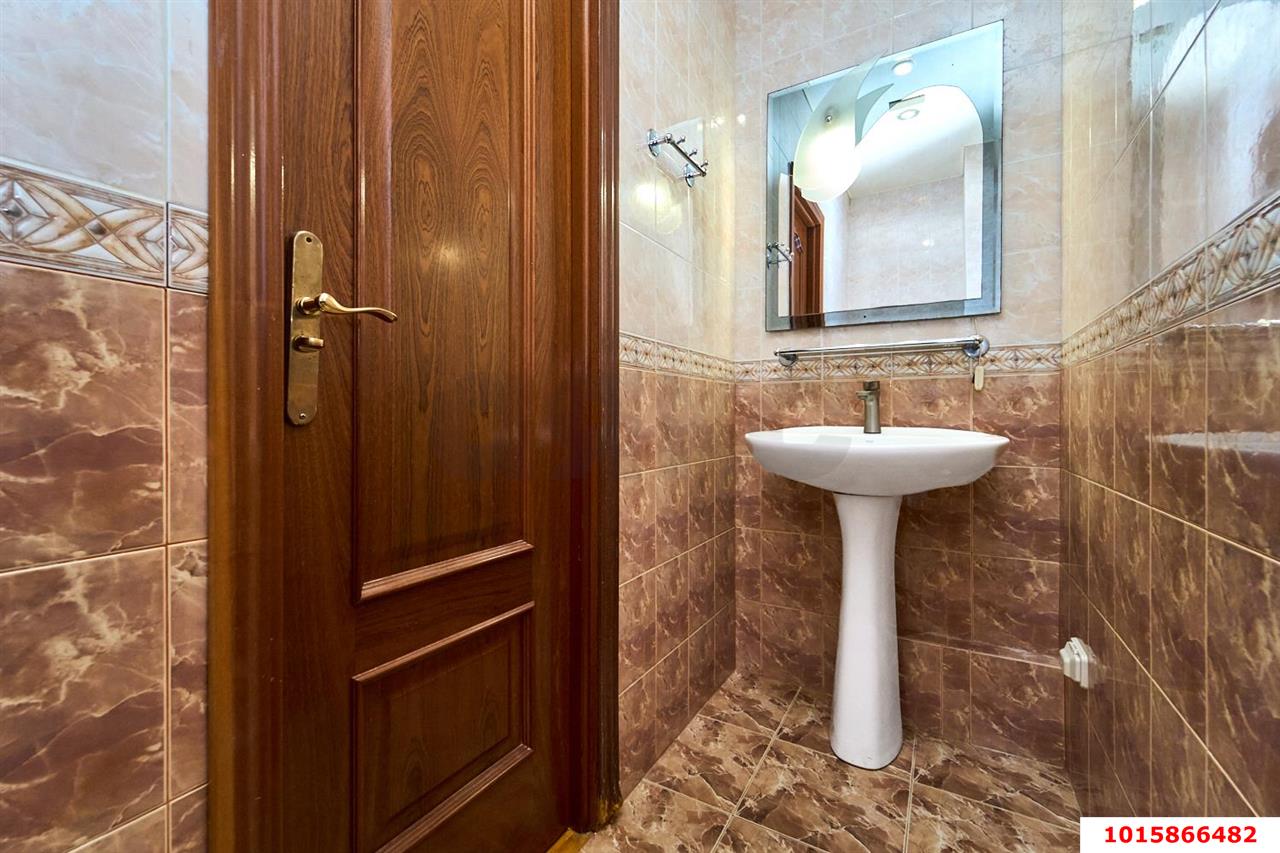Фото №9: 5+-комнатная квартира 250&nbsp;м², 2/5&nbsp;эт. - Краснодар, мкр. Западный внутригородской округ, ул. Гагарина, 248