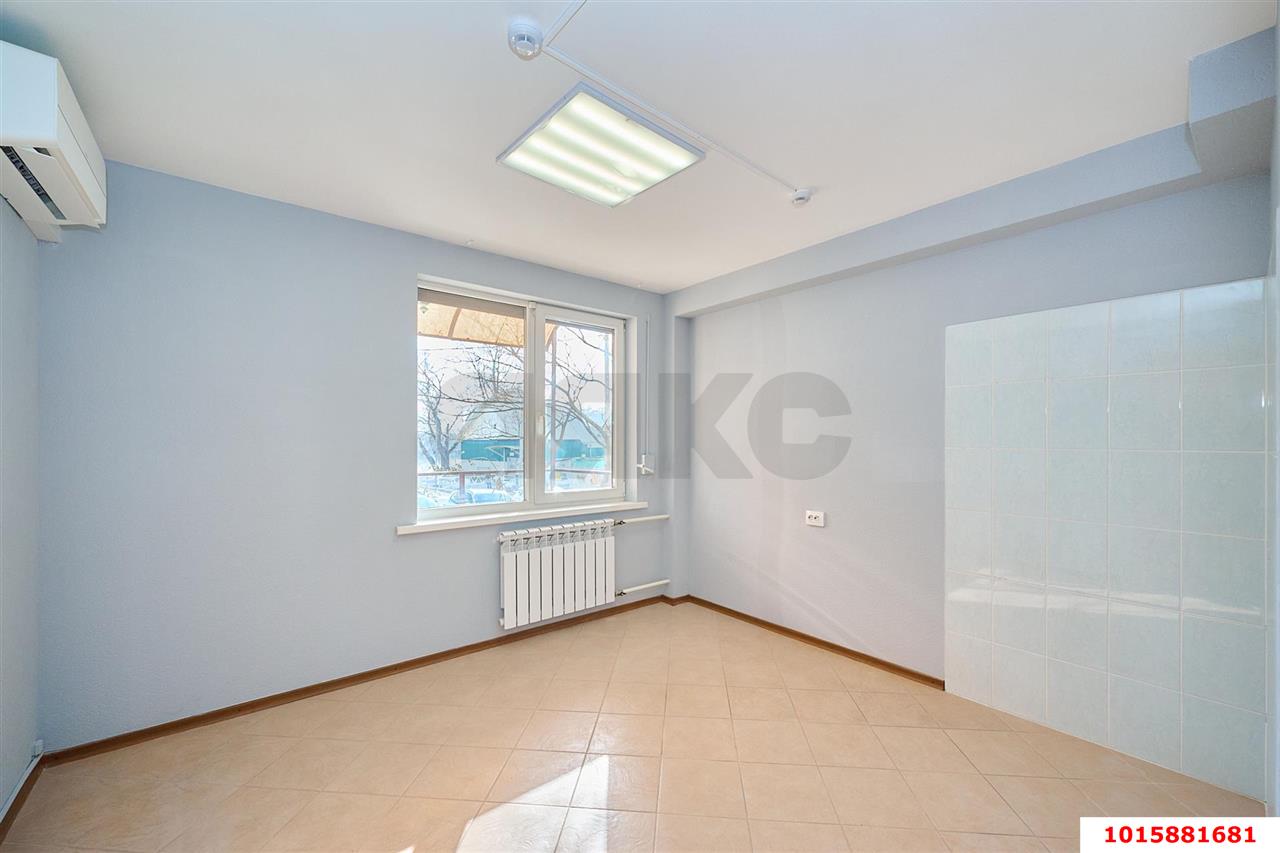 Фото №8: Торговое помещение 225&nbsp;м², 1/12&nbsp;эт. - Краснодар, Западный внутригородской округ, мкр. Юбилейный, ул. Рождественская набережная, 11