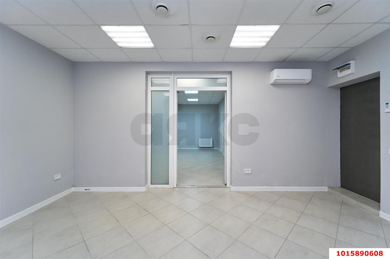 Фото №1: Торговое помещение 60&nbsp;м², 16&nbsp;эт. - Краснодар, Прикубанский внутригородской округ, Панорама, мкр. ЖК Керченский, ул. им. Героя Сарабеева В.И., 3/1