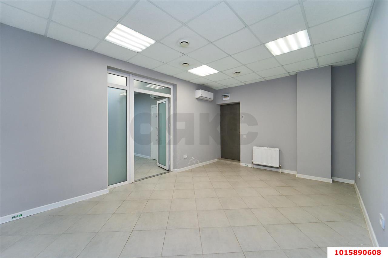 Фото №3: Торговое помещение 60&nbsp;м², 16&nbsp;эт. - Краснодар, Прикубанский внутригородской округ, Панорама, мкр. ЖК Керченский, ул. им. Героя Сарабеева В.И., 3/1