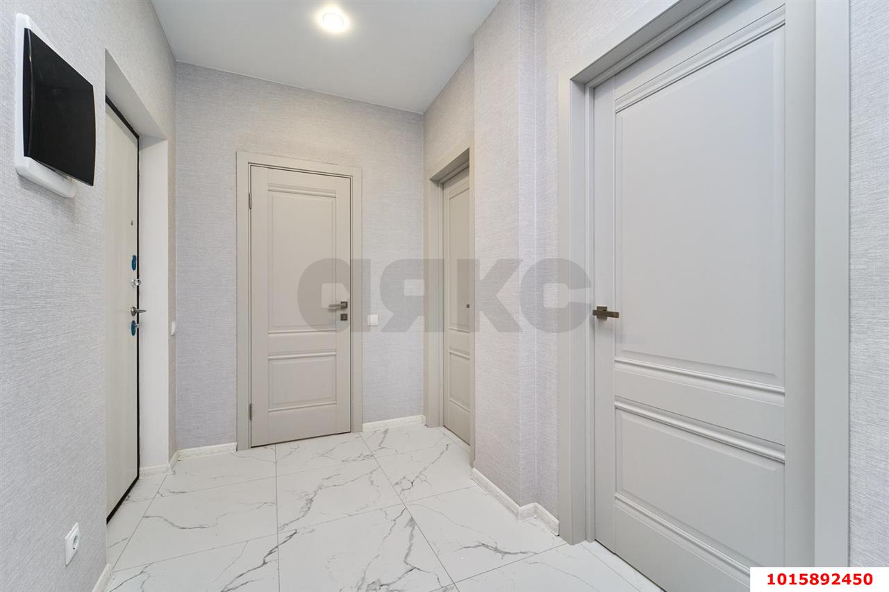 Фото №3: 1-комнатная квартира 43&nbsp;м², 12/18&nbsp;эт. - Краснодар, Западный внутригородской округ, мкр. ЖК Аврора, ул. имени Дзержинского, 95