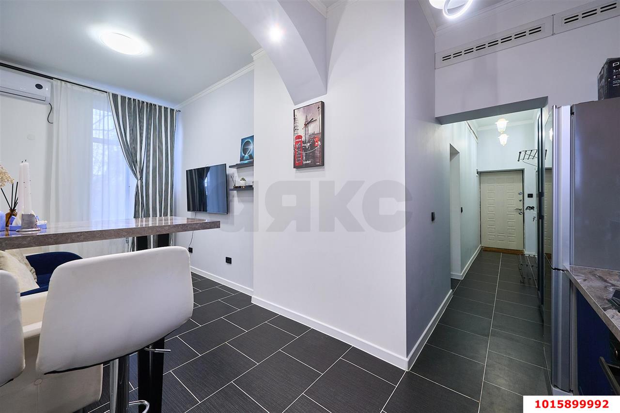 Фото №6: 1-комнатная квартира 35&nbsp;м², 2/2&nbsp;эт. - Краснодар, Центральный внутригородской округ, мкр. Центральный, ул. Садовая, 157