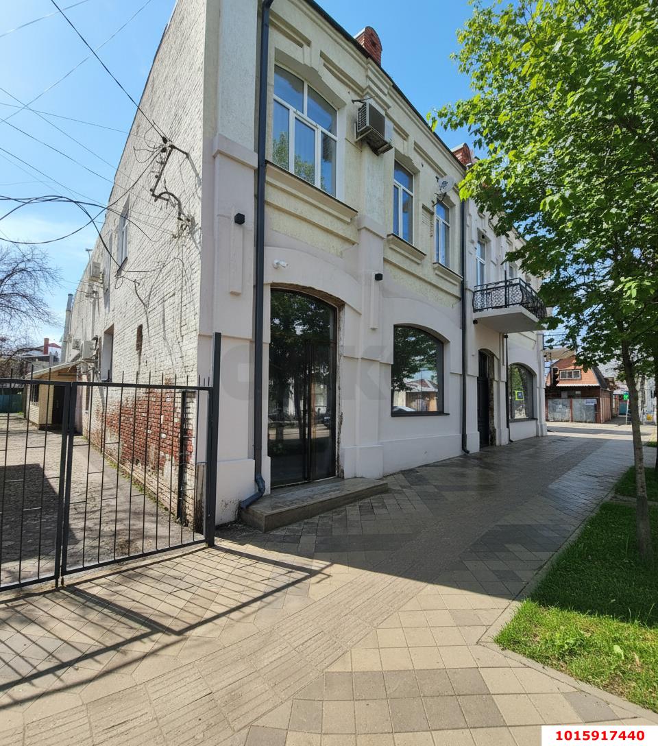 Фото №3: Торговое помещение 203&nbsp;м², 1/2&nbsp;эт. - Краснодар, Центральный внутригородской округ, мкр. Центральный, ул. Карасунская, 87