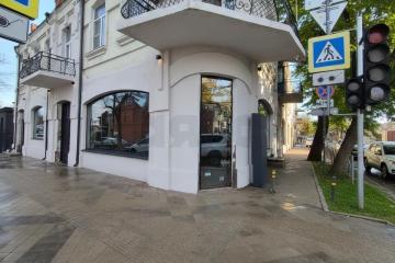 Фото №1: Торговое помещение 203 м², 1/2 эт. - Краснодар, мкр. Центральный, ул. Карасунская, 87