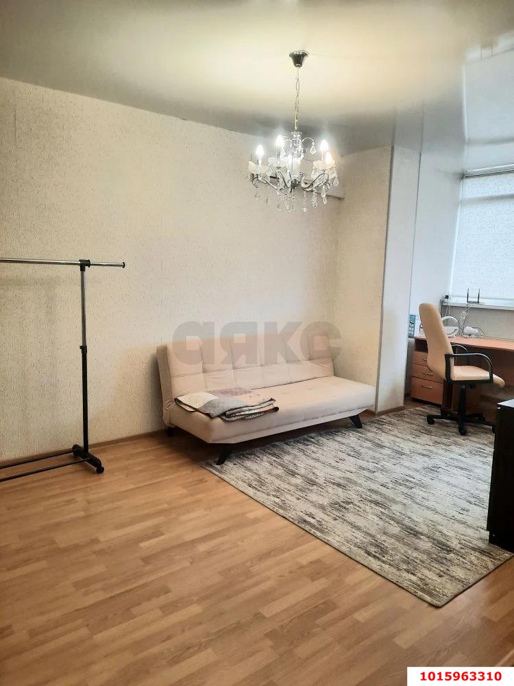 Фото №3: 1-комнатная квартира 43&nbsp;м², 5/17&nbsp;эт. - Краснодар, Прикубанский внутригородской округ, Солнечный, мкр. Фестивальный, ул. Скрябина, 4