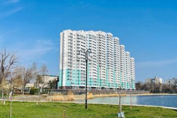 Фото №1: 2-комнатная квартира 62&nbsp;м², 8/23&nbsp;эт. - Краснодар, мкр. ЖК Дом у Озера, ул. Селезнёва, 104/1