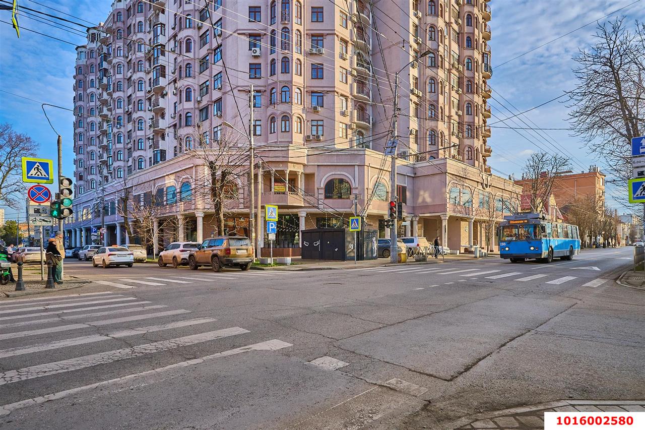 Фото №16: 1-комнатная квартира 40&nbsp;м², 14/14&nbsp;эт. - Краснодар, Западный внутригородской округ, мкр. Центральный, ул. Октябрьская, 74