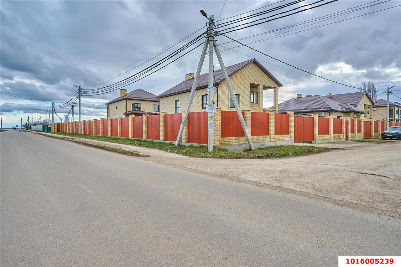 Фото №9: Дом 230&nbsp;м² + 6.86&nbsp;сот., 2&nbsp;эт. - Ленина, Карасунский внутригородской округ, п. коттеджный  Зелёная Роща, ул. Ясеневая