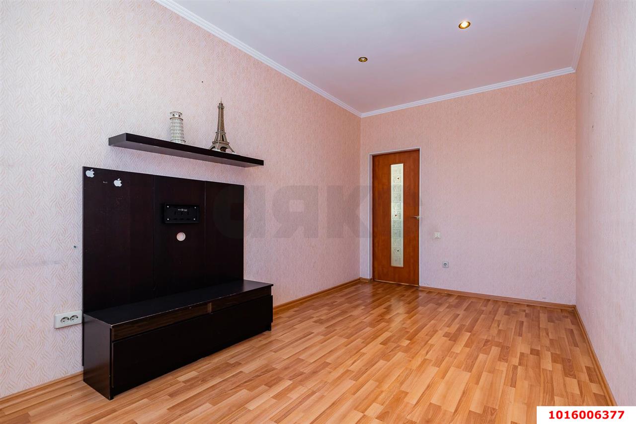 Фото №6: 3-комнатная квартира 77&nbsp;м², 2/5&nbsp;эт. - Краснодар, Прикубанский внутригородской округ, мкр. 9-й километр, пр-д 2-й Ленинградский