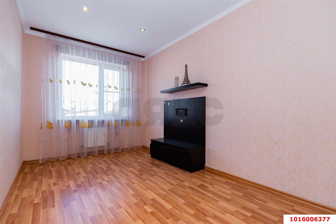 Фото №5: 3-комнатная квартира 77&nbsp;м², 2/5&nbsp;эт. - Краснодар, Прикубанский внутригородской округ, мкр. 9-й километр, пр-д 2-й Ленинградский
