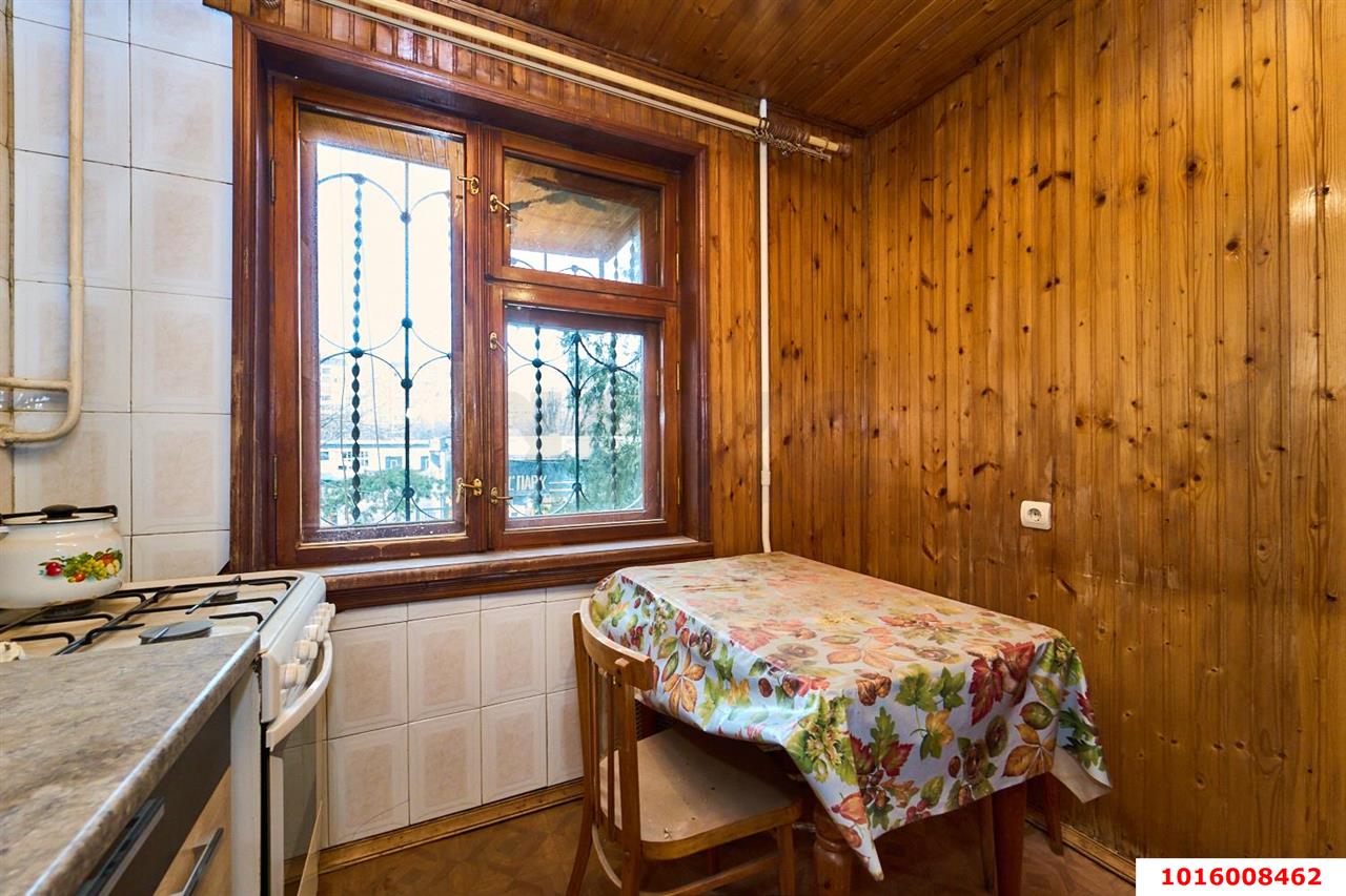 Фото №3: 3-комнатная квартира 60&nbsp;м², 2/5&nbsp;эт. - Краснодар, Прикубанский внутригородской округ, мкр. Завод Измерительных Приборов, ул. имени 40-летия Победы, 35
