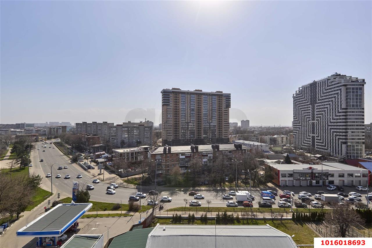 Фото №10: 1-комнатная квартира 44&nbsp;м², 11/13&nbsp;эт. - Краснодар, Центральный внутригородской округ, Покровка, мкр. Центральный, ул. Дмитриевская Дамба, 10