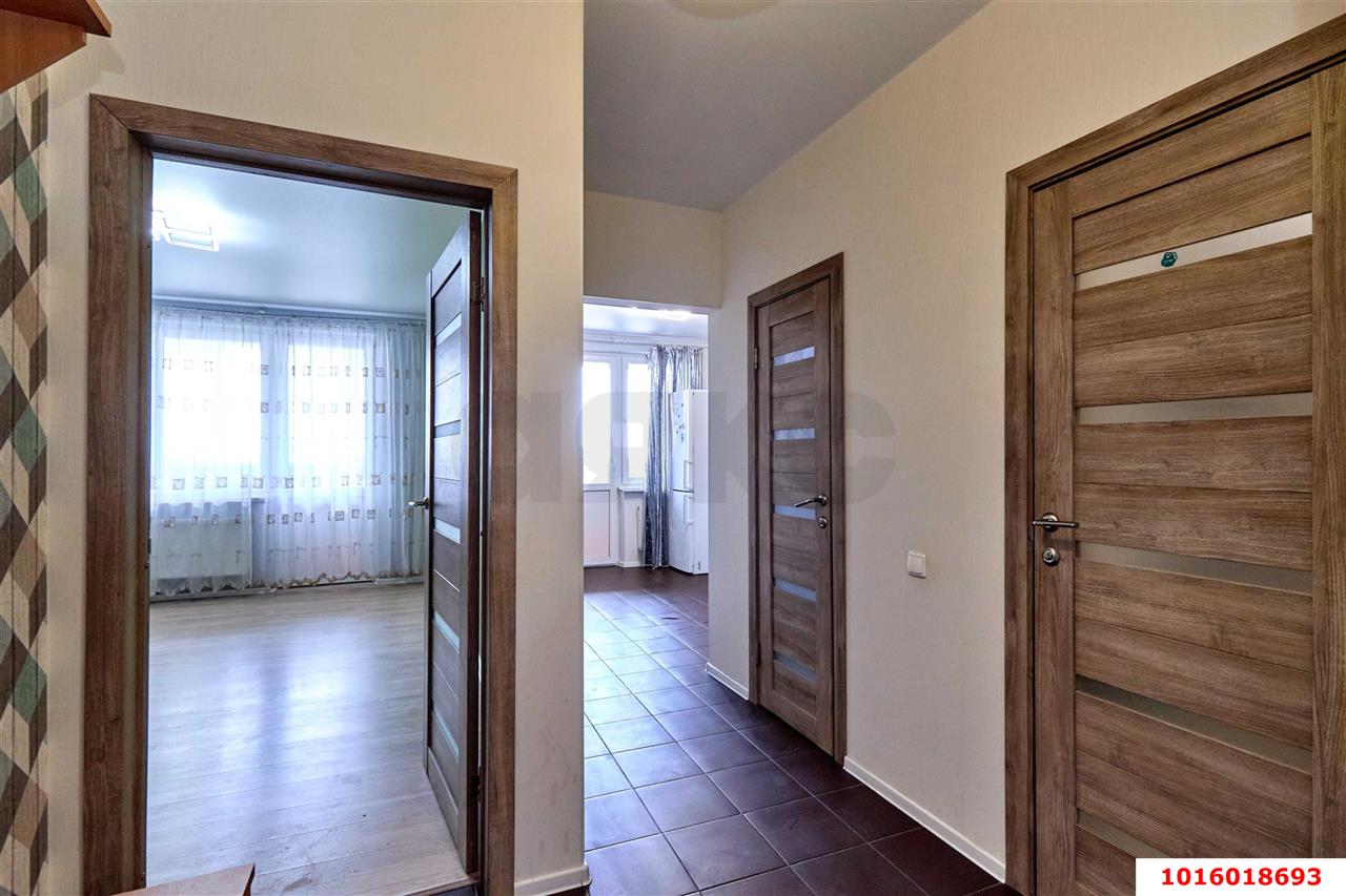 Фото №4: 1-комнатная квартира 44&nbsp;м², 11/13&nbsp;эт. - Краснодар, Центральный внутригородской округ, Покровка, мкр. Центральный, ул. Дмитриевская Дамба, 10