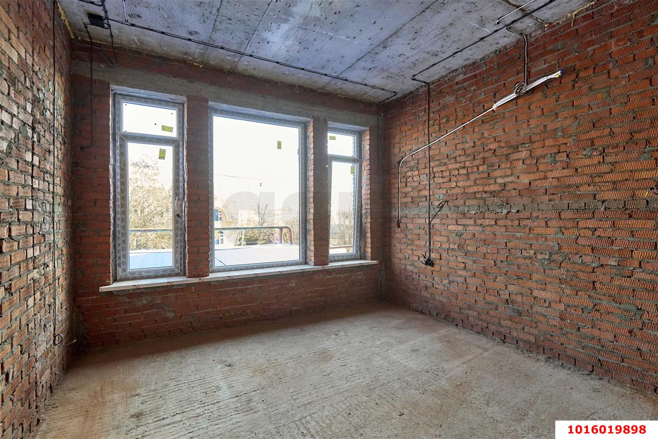 Фото №15: Дом 263&nbsp;м² + 6.16&nbsp;сот., 2&nbsp;эт. - Краснодар, Центральный внутригородской округ, Покровка, мкр. Центральный, ул. Володарского, 81