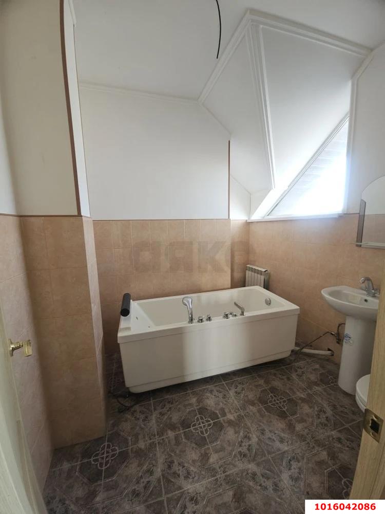 Фото №4: Торговое помещение 367&nbsp;м², 1/3&nbsp;эт. - Ленина, Карасунский внутригородской округ, Радуга, мкр. территория ДНТ Виктория, ул. Прохладная