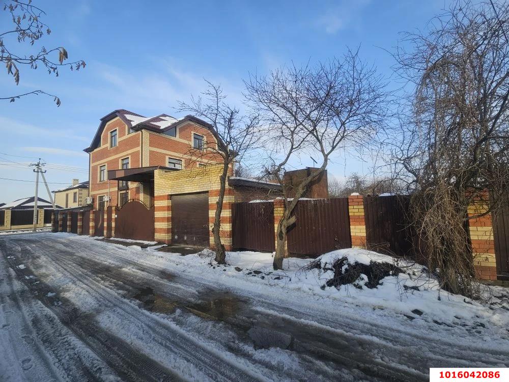 Фото №1: Торговое помещение 367&nbsp;м², 1/3&nbsp;эт. - Ленина, Карасунский внутригородской округ, Радуга, мкр. территория ДНТ Виктория, ул. Прохладная