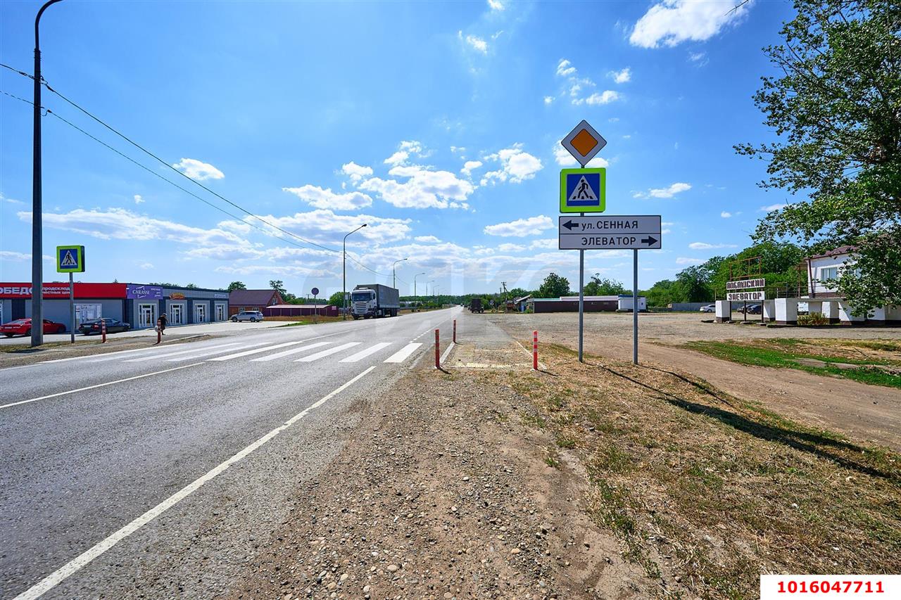 Фото №3: Торговое помещение 51&nbsp;м², 1/1&nbsp;эт. - Новоминская, пер. Запорожский, 15А