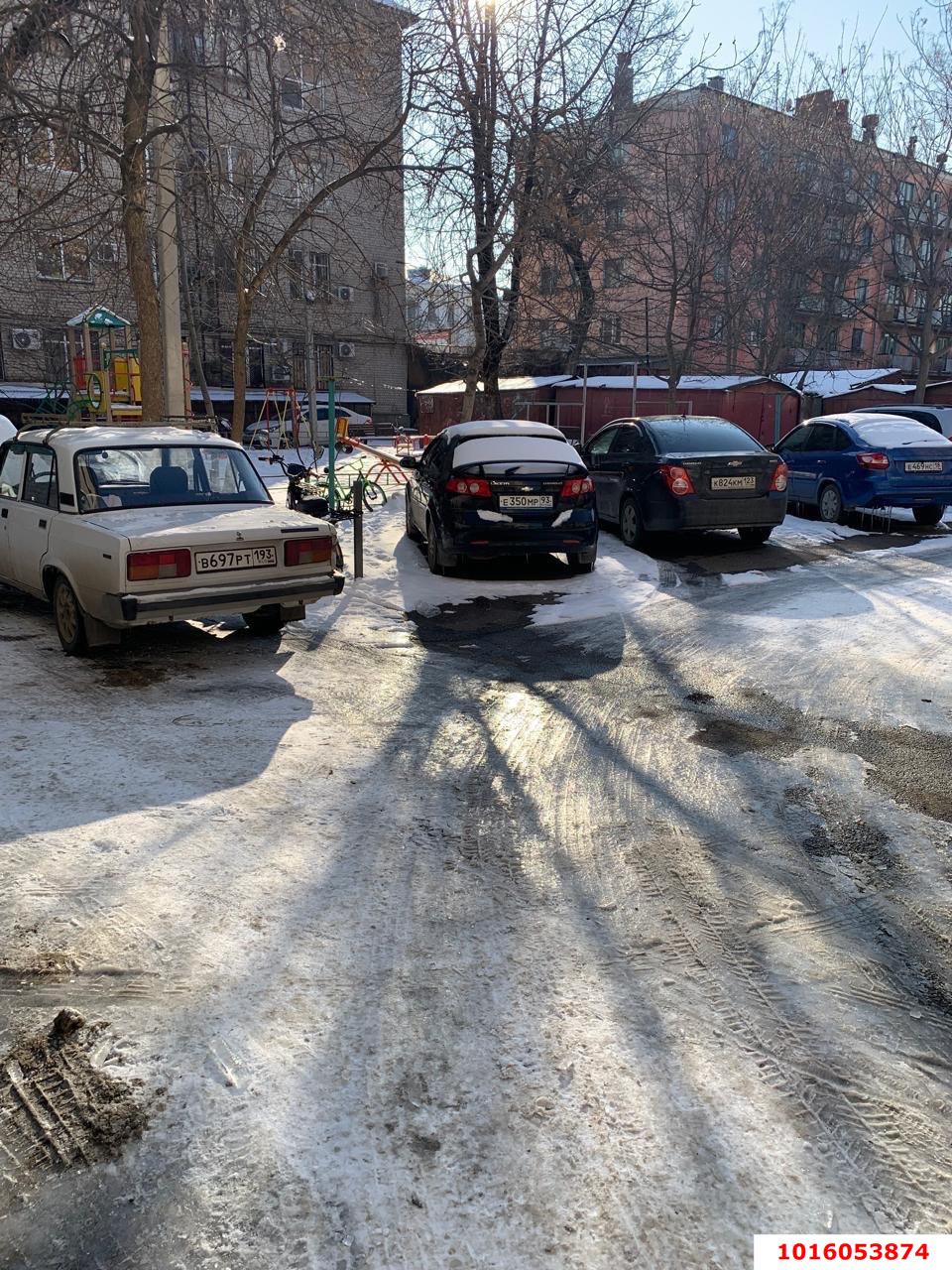 Фото №5: 2-комнатная квартира 46&nbsp;м², 3/5&nbsp;эт. - Краснодар, Западный внутригородской округ, мкр. Центральный, ул. Октябрьская, 179