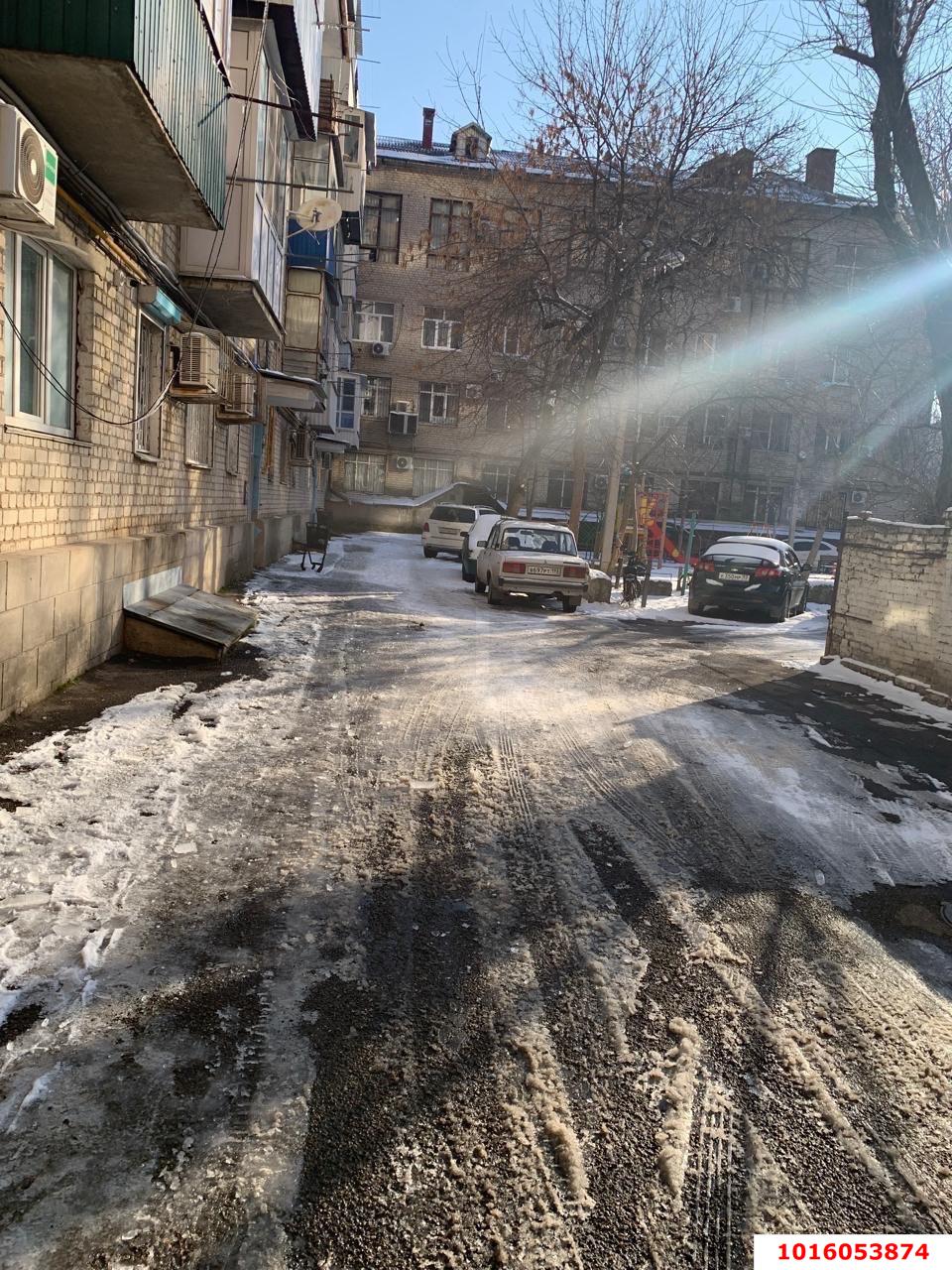 Фото №4: 2-комнатная квартира 46&nbsp;м², 3/5&nbsp;эт. - Краснодар, Западный внутригородской округ, мкр. Центральный, ул. Октябрьская, 179