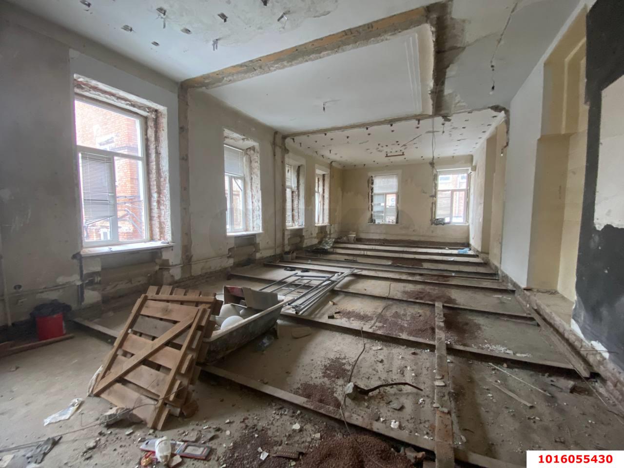 Фото №2: 2-комнатная квартира 95&nbsp;м², 2/3&nbsp;эт. - Краснодар, мкр. Западный внутригородской округ, ул. Красная, 55