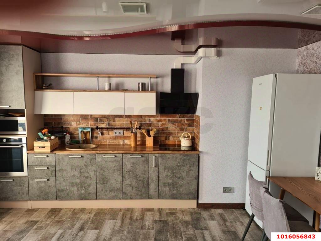 Фото №3: 2-комнатная квартира 60&nbsp;м², 14/17&nbsp;эт. - Краснодар, Прикубанский внутригородской округ, Калинино, мкр. Завод Радиоизмерительных Приборов, пер. Гаражный, 9
