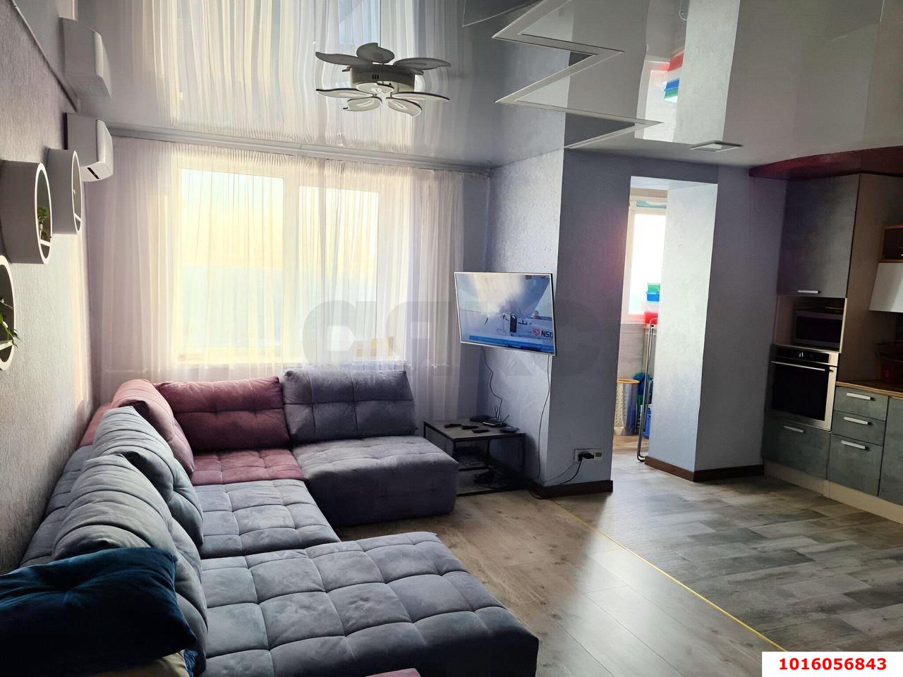 Фото №1: 2-комнатная квартира 60&nbsp;м², 14/17&nbsp;эт. - Краснодар, Прикубанский внутригородской округ, Калинино, мкр. Завод Радиоизмерительных Приборов, пер. Гаражный, 9