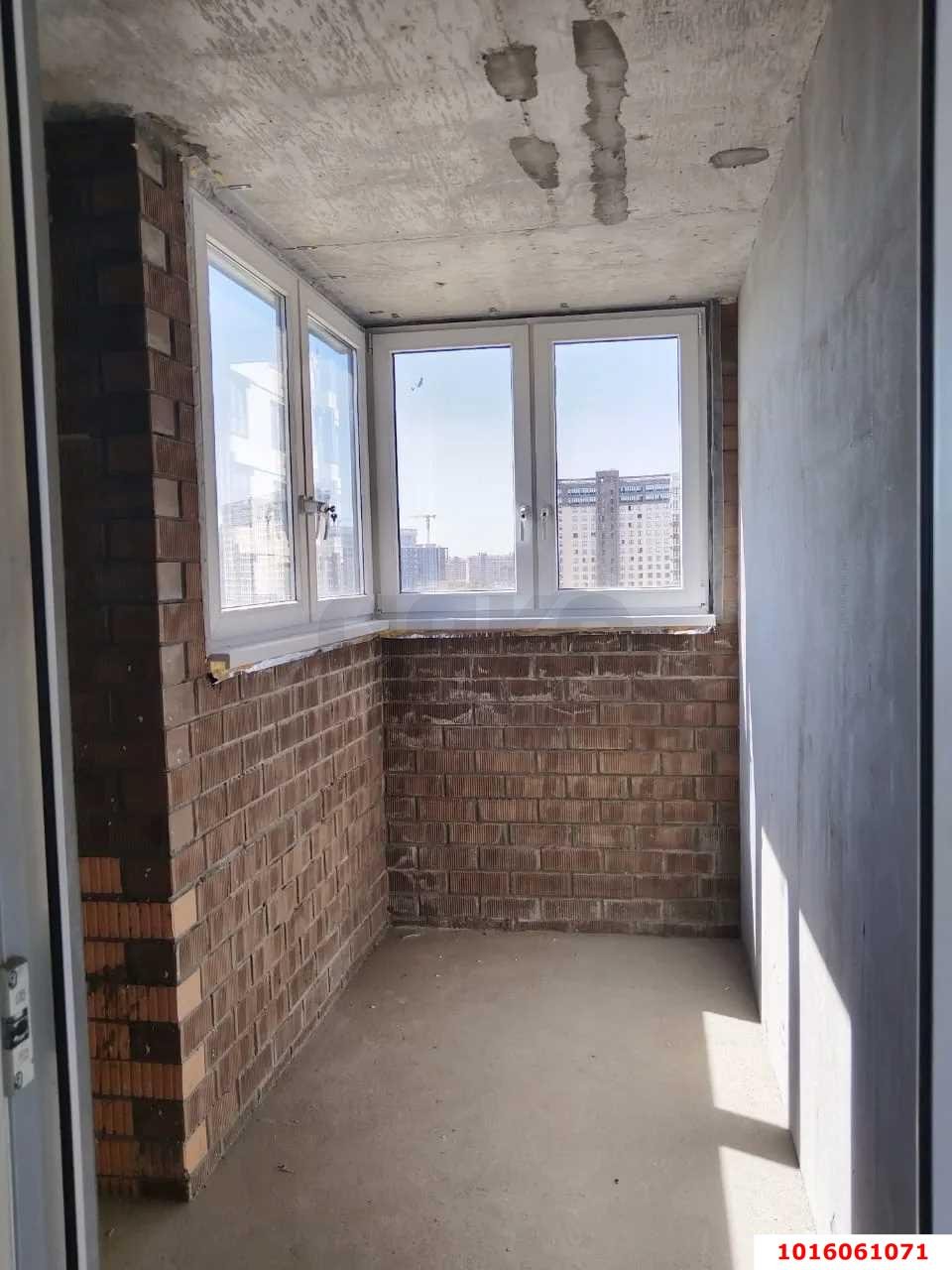 Фото №2: 1-комнатная квартира 37&nbsp;м², 11/20&nbsp;эт. - Краснодар, Прикубанский внутригородской округ, жилой комплекс Аксиома, мкр. Догма Парк, ул. Марины Цветаевой, 17к2