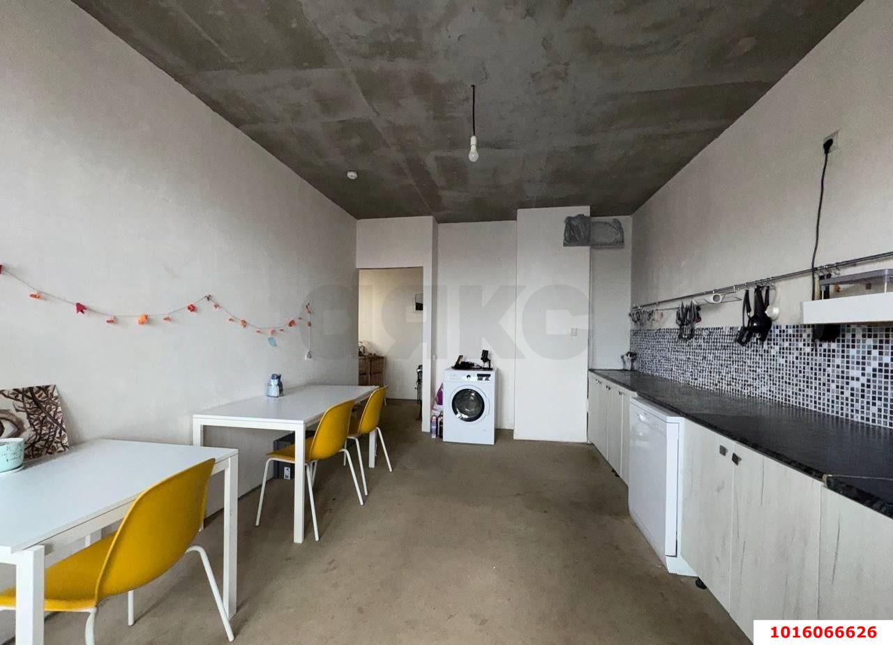 Фото №1: 3-комнатная квартира 80&nbsp;м², 11/16&nbsp;эт. - Краснодар, Прикубанский внутригородской округ, Калинино, Завод Радиоизмерительных Приборов, мкр. ЖК Lime, ул. 2-я Российская, 162