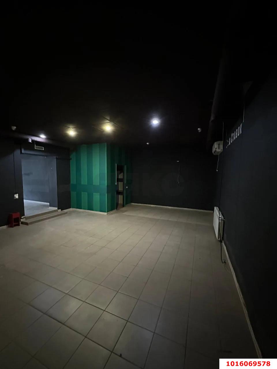 Фото №2: Торговое помещение 80&nbsp;м², 2/2&nbsp;эт. - Краснодар, Прикубанский внутригородской округ, мкр. 40 лет Победы, ул. имени 40-летия Победы, 144/4литА