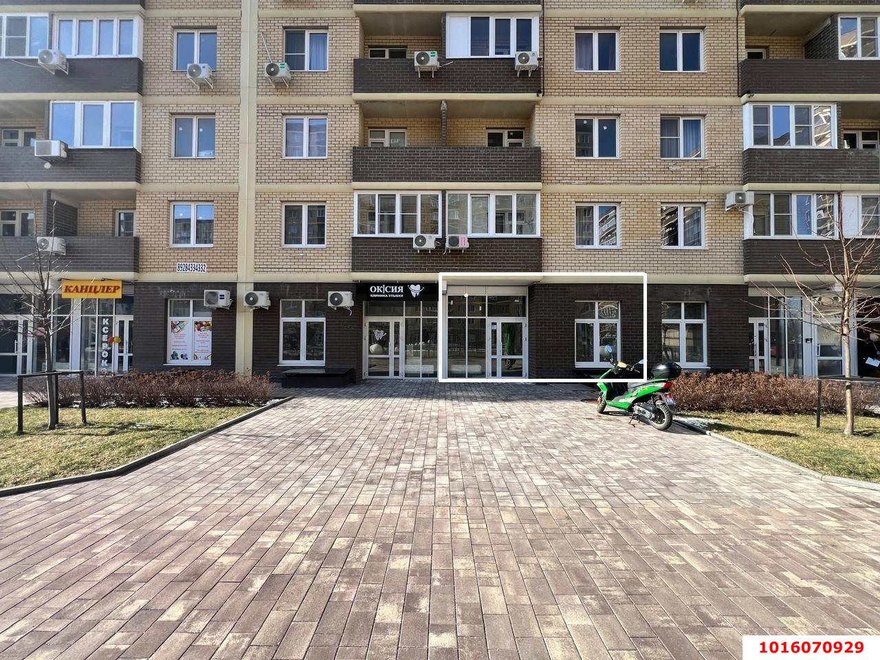 Фото №1: Торговое помещение 45&nbsp;м², 1/16&nbsp;эт. - Краснодар, Прикубанский внутригородской округ, мкр. жилой комплекс Дыхание, ул. Лётчика Позднякова, 2к14