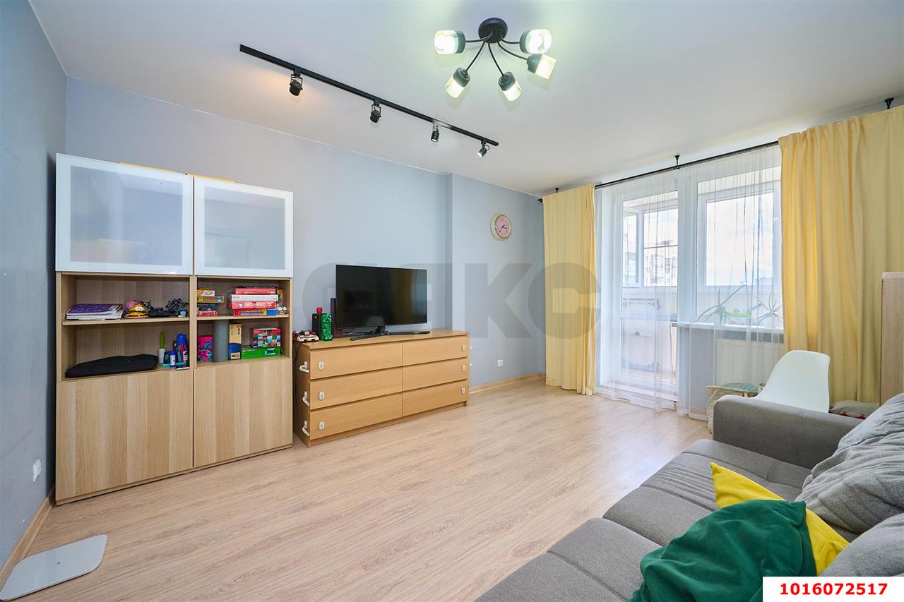 Фото №2: 3-комнатная квартира 83&nbsp;м², 6/16&nbsp;эт. - Краснодар, Западный внутригородской округ, Кожзавод, мкр. Военный городок № 1, ул. имени Калинина, 350/9