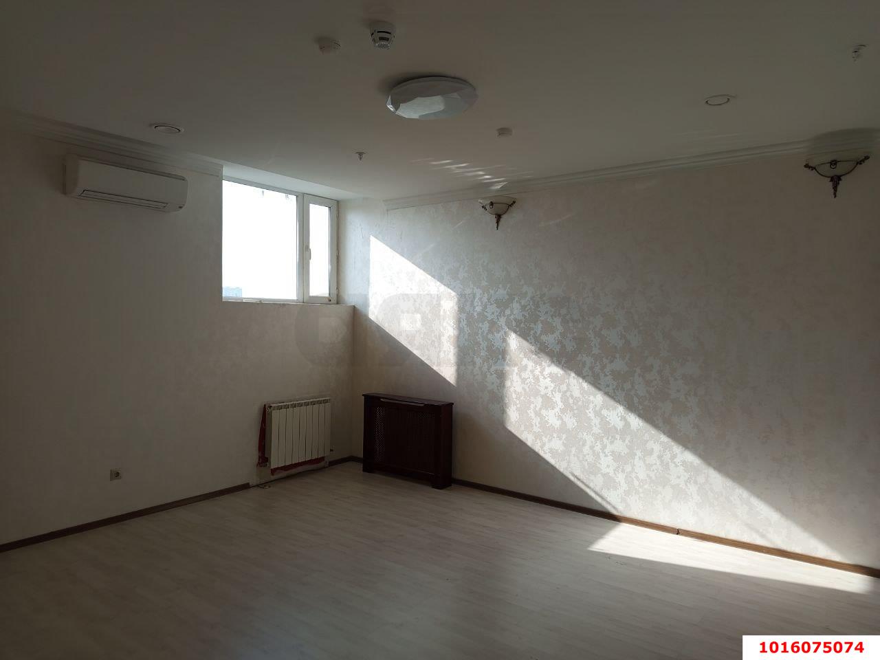 Фото №4: Офисное помещение 285&nbsp;м², 2/3&nbsp;эт. - Краснодар, Центральный внутригородской округ, мкр. Покровка, ул. Кутузова, 77