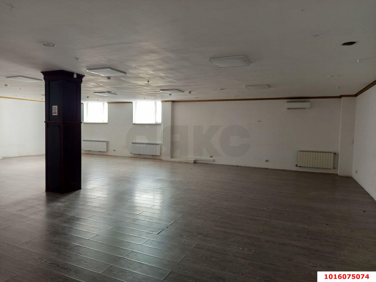 Фото №7: Офисное помещение 285&nbsp;м², 2/3&nbsp;эт. - Краснодар, Центральный внутригородской округ, мкр. Покровка, ул. Кутузова, 77