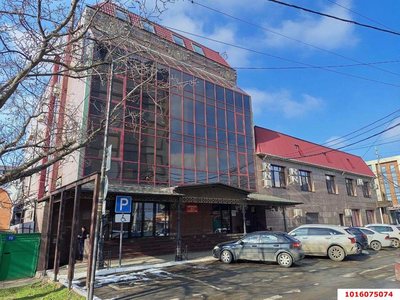 Фото №1: Офисное помещение 285&nbsp;м², 2/3&nbsp;эт. - Краснодар, Центральный внутригородской округ, мкр. Покровка, ул. Кутузова, 77