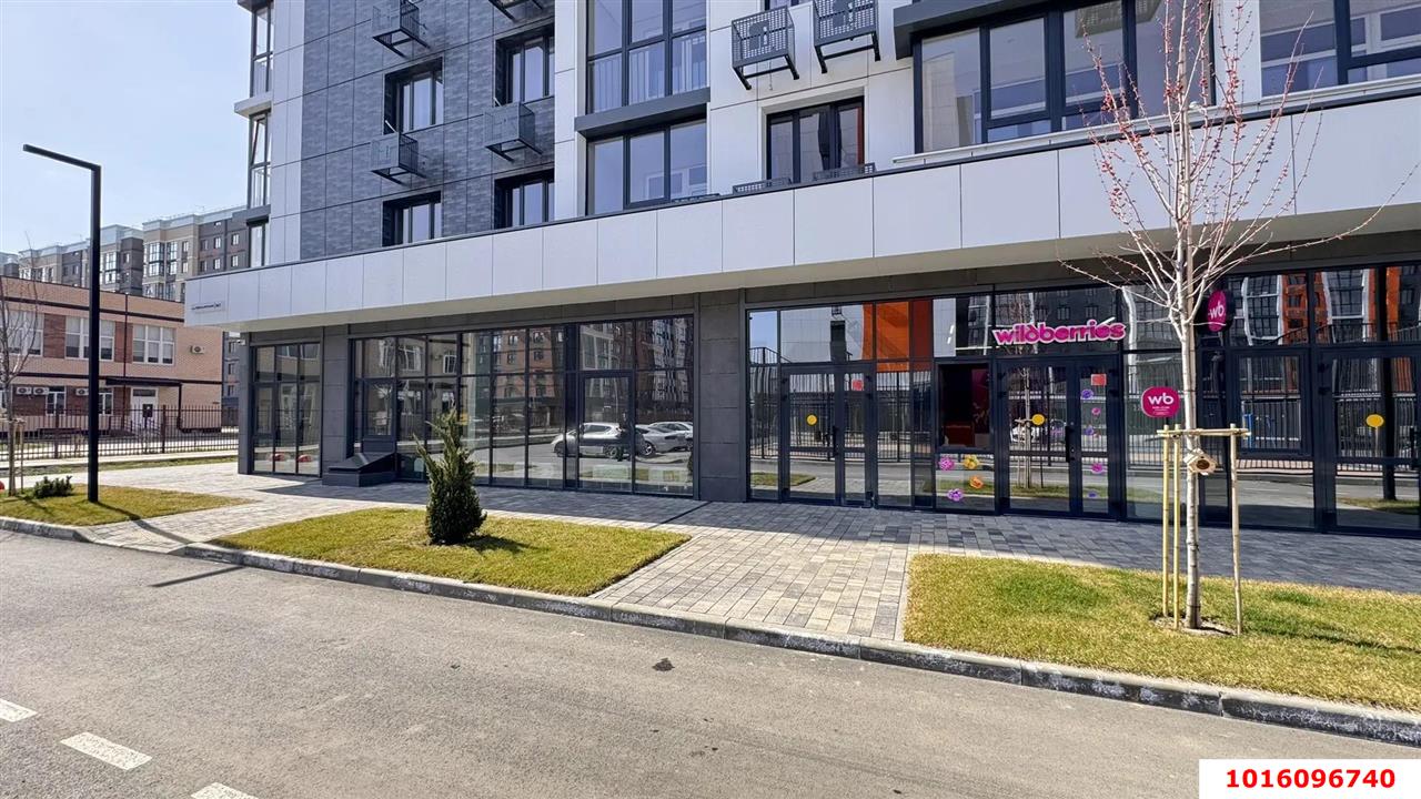 Фото №4: Торговое помещение 29&nbsp;м², 1/9&nbsp;эт. - Краснодар, Прикубанский внутригородской округ, мкр. жилой комплекс Друзья, ул. имени Генерала Брусилова, 28к3