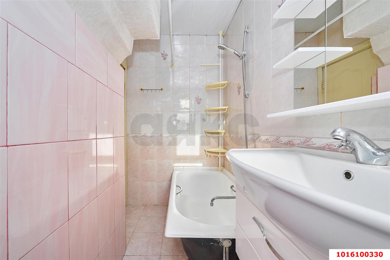 Фото №10: 3-комнатная квартира 55&nbsp;м², 2/2&nbsp;эт. - Краснодар, Карасунский внутригородской округ, ж/м Пашковский, ул. Садовая, 18