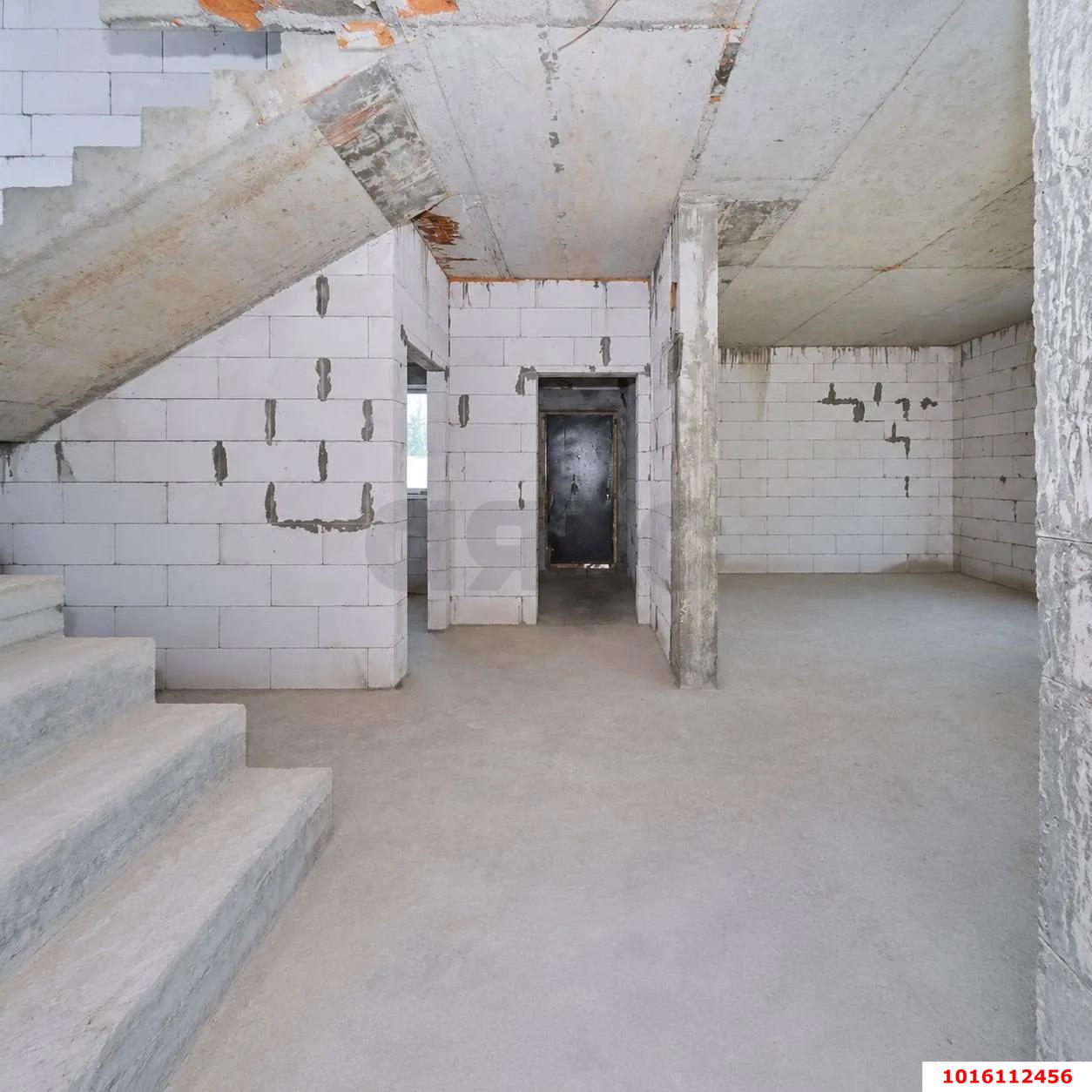 Фото №6: Дом 200&nbsp;м² + 6.39&nbsp;сот., 2&nbsp;эт. - Ленина, Карасунский внутригородской округ, мкр. территория ДНТ Виктория, ул. Черноморская, 28