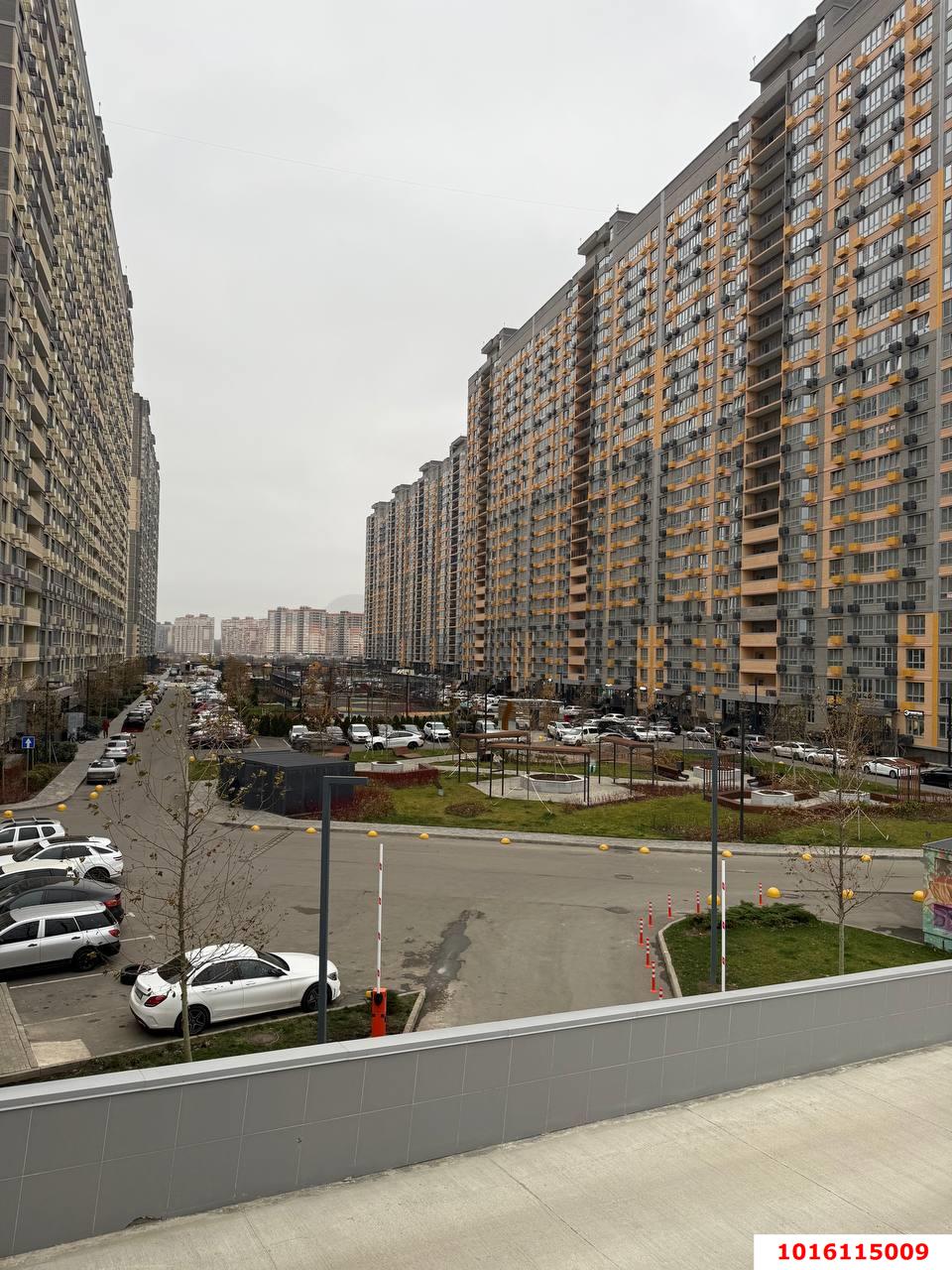 Фото №2: Торговое помещение 66&nbsp;м², 1/25&nbsp;эт. - Краснодар, Карасунский внутригородской округ, мкр. ЖК Сказка Град, ул. имени В.Н. Мачуги, 166Б