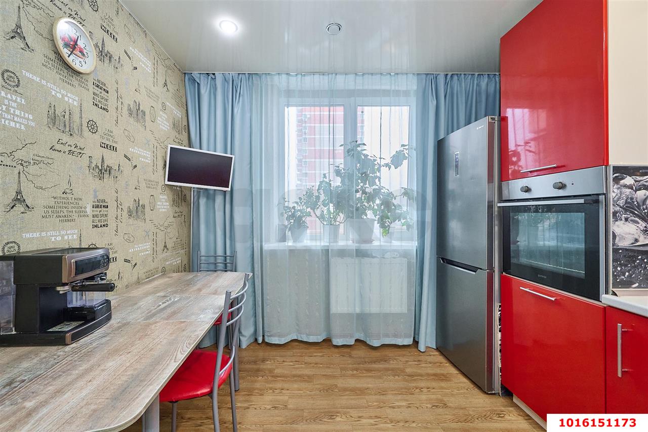 Фото №10: 3-комнатная квартира 75&nbsp;м², 4/16&nbsp;эт. - Краснодар, Западный внутригородской округ, Кожзавод, мкр. Военный городок № 1, ул. имени Калинина, 350/6