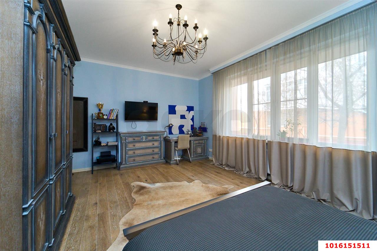 Фото №10: 3-комнатная квартира 182&nbsp;м², 1/4&nbsp;эт. - Краснодар, Прикубанский внутригородской округ, мкр. Немецкая Деревня, пр-кт Гёте, 10