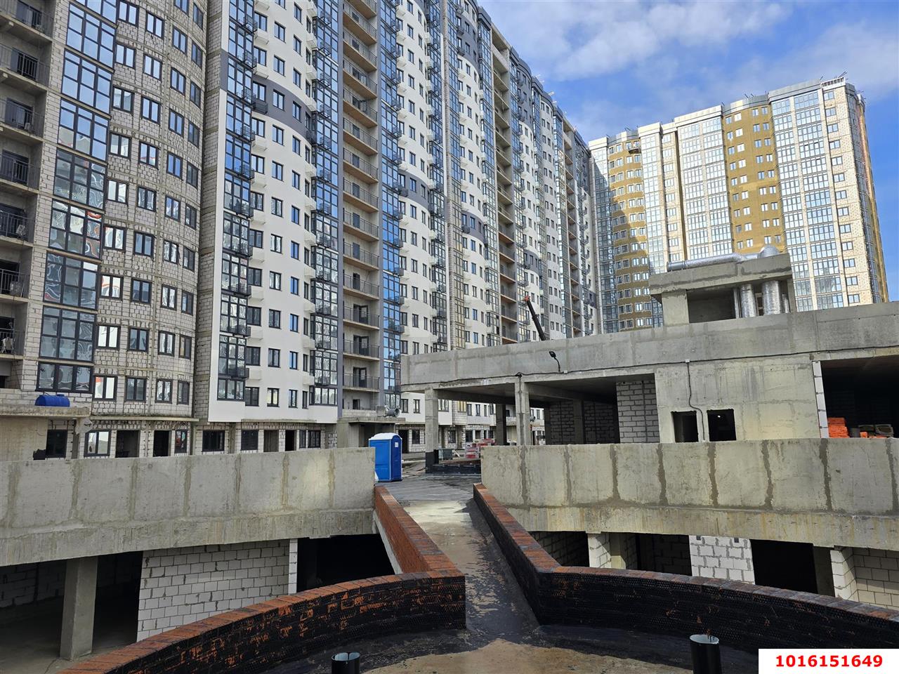 Фото №4: Торговое помещение 75&nbsp;м², 1/20&nbsp;эт. - Краснодар, Карасунский внутригородской округ, Хлопчато-бумажный Комбинат, мкр. жилой комплекс Режиссёр, ул. Уральская, 100/6