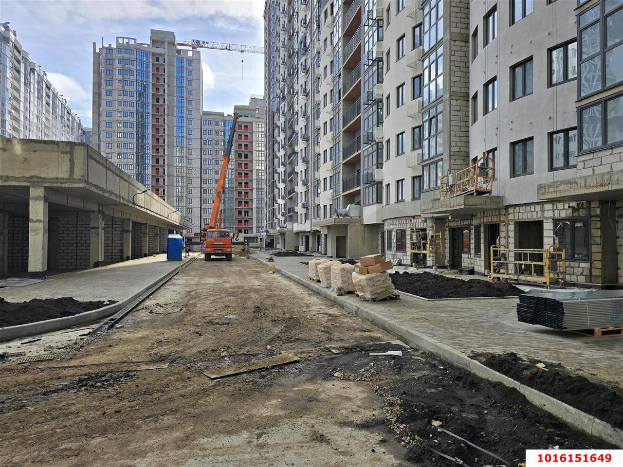 Фото №3: Торговое помещение 75&nbsp;м², 1/20&nbsp;эт. - Краснодар, Карасунский внутригородской округ, Хлопчато-бумажный Комбинат, мкр. жилой комплекс Режиссёр, ул. Уральская, 100/6